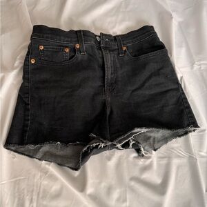 High rise Levi’s shorts